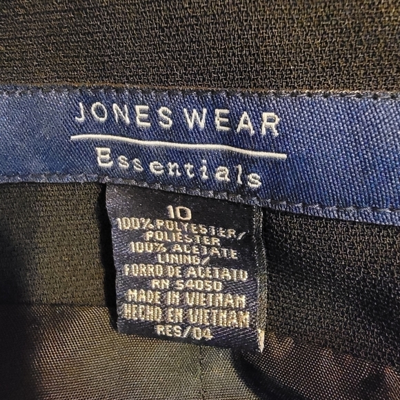 Jones Wear size 10 slacks and jacket. Black - Picture 10 of 15